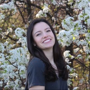 Meet your Posher, Caitlin